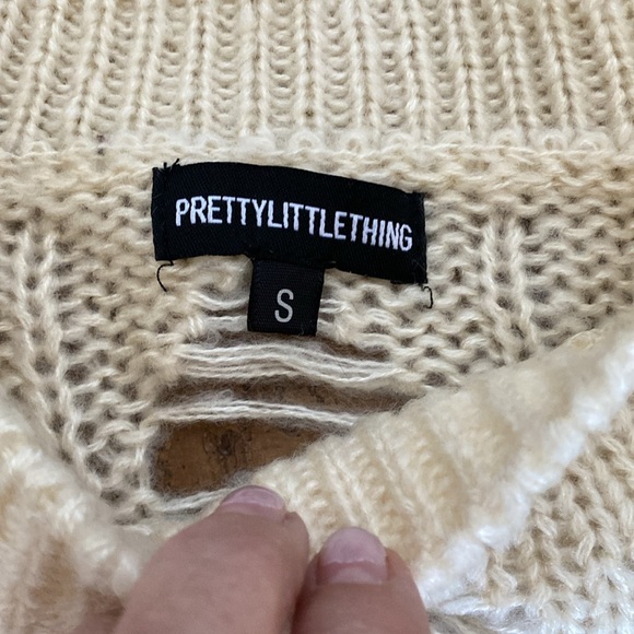 PrettyLittleThing distressed cable knit round neckline sweater! Size S - Picture 14 of 17